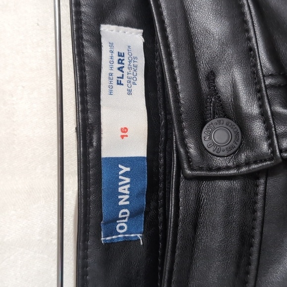 Old Navy Black Faux Leather Flare Pants Higher High-Rise Smoothing Front Size 16 - Picture 2 of 4
